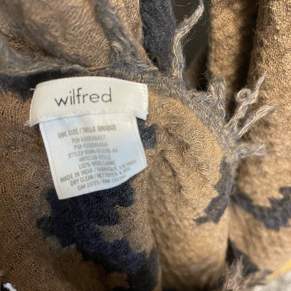 Wilfred Diamond Mosaic Blanket Scarf - Picture 3 of 3